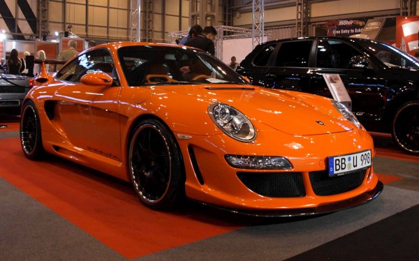 Porsche 911 Orange 